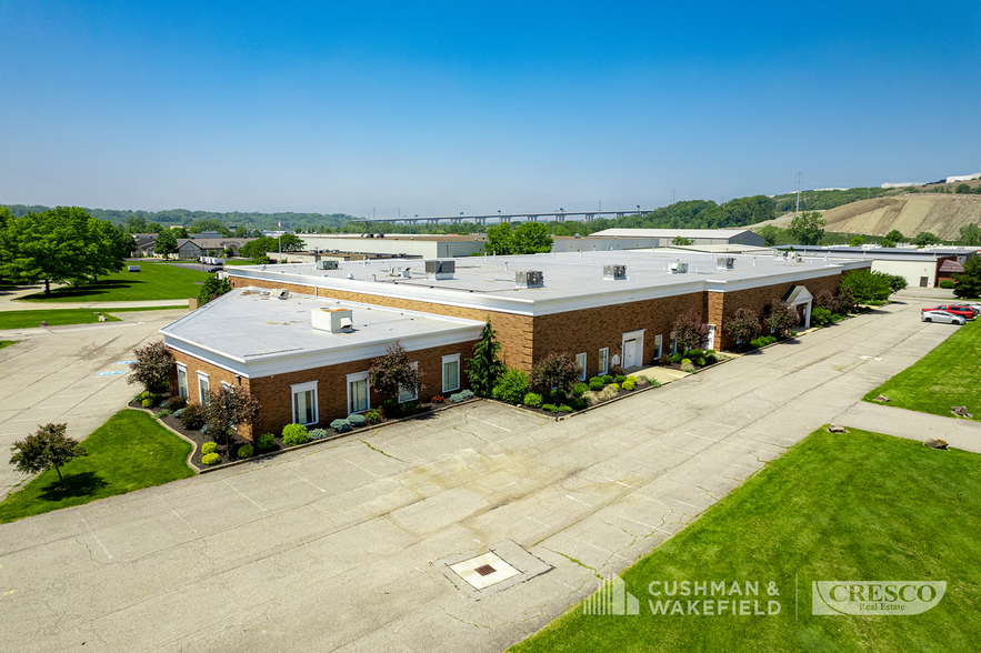 10055 Sweet Valley Dr, Valley View, OH for lease - Building Photo - Image 1 of 9