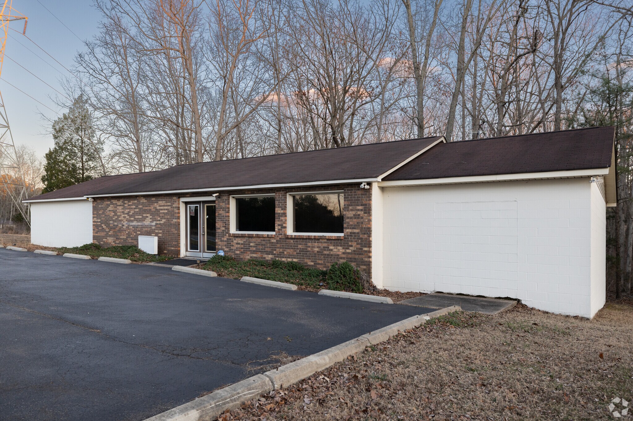 2826 Highway 100, Centerville, TN for lease Primary Photo- Image 1 of 2