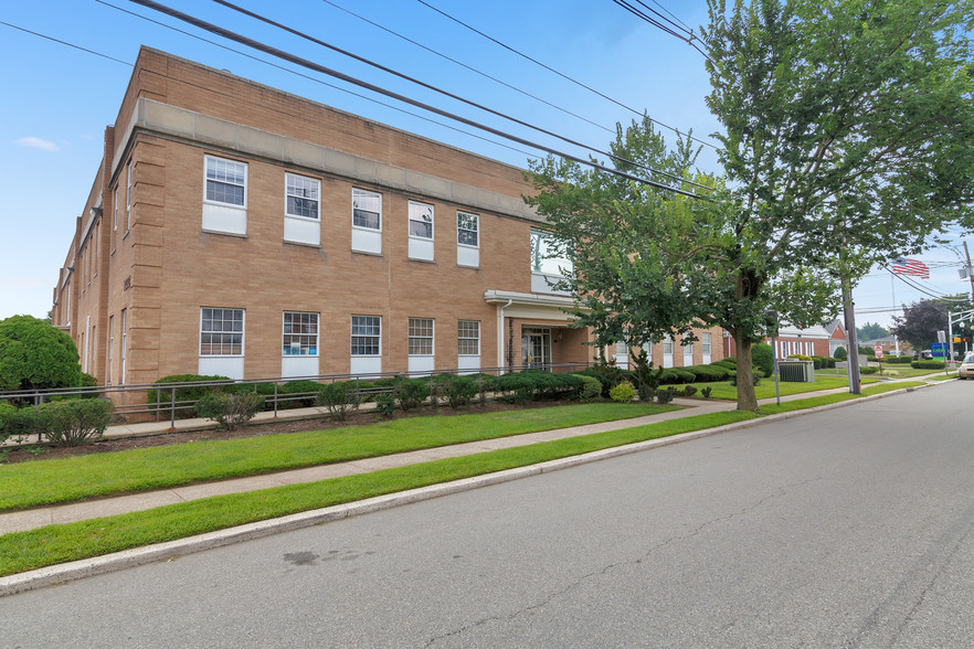 1033 Clifton Ave, Clifton, NJ for sale - Building Photo - Image 1 of 1