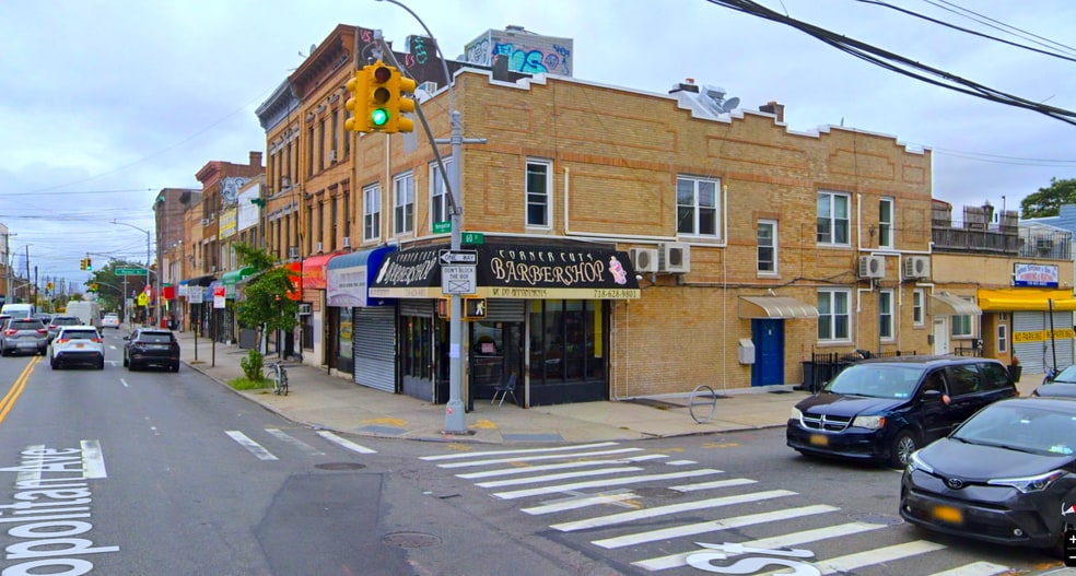 5807 Metropolitan Ave, Ridgewood, NY for lease - Building Photo - Image 1 of 1