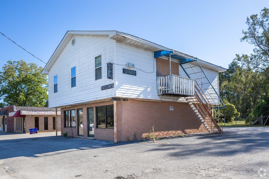 4420 Broad St, Loris, SC 29569