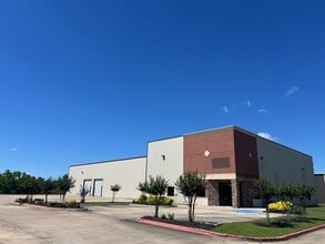17657 Telge Rd, Cypress, TX for lease Building Photo- Image 1 of 5
