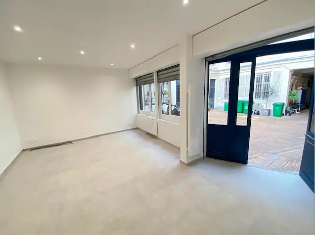 Office in Paris for lease - Building Photo - Image 1 of 5