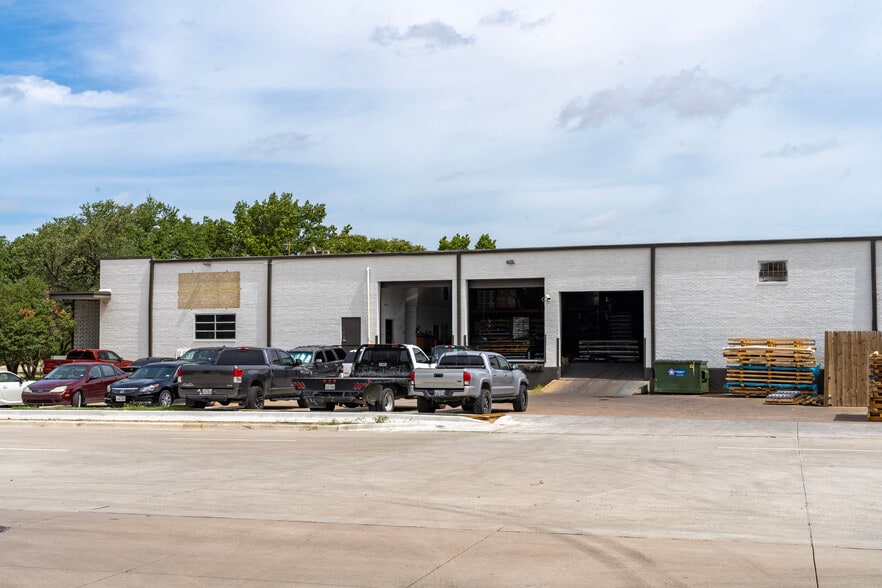 1100 107th St, Arlington, TX for sale - Building Photo - Image 1 of 1
