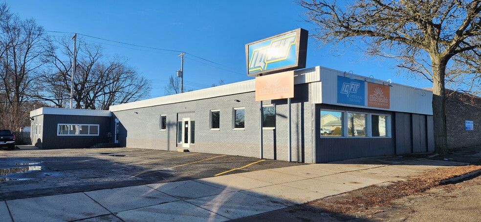 2510 E Michigan Ave, Lansing, MI for lease - Building Photo - Image 1 of 11