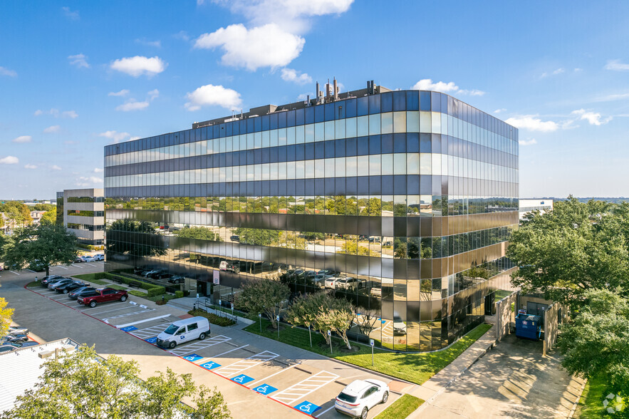 16775 Addison Rd, Addison, TX for lease - Building Photo - Image 2 of 9