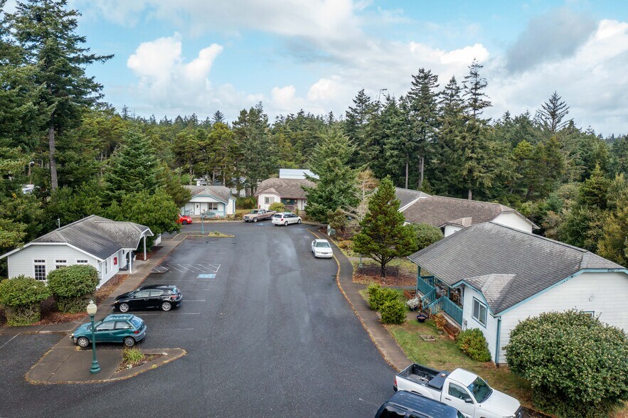 504 Cedar Point Pl, Port Orford, OR for sale - Primary Photo - Image 1 of 1