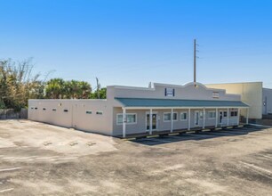 105-111 Cleveland Ave, Cocoa Beach, FL for lease Building Photo- Image 1 of 28