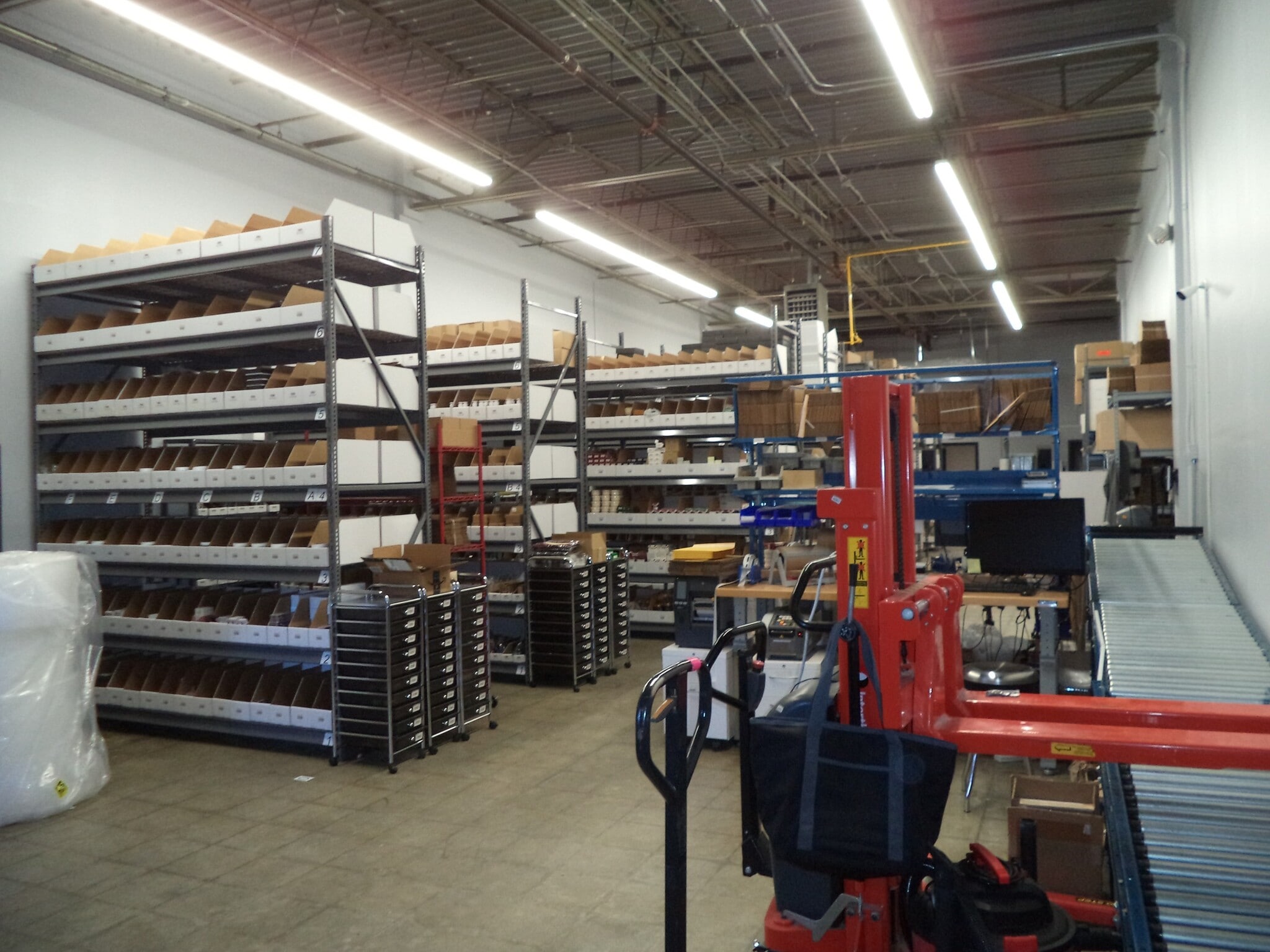 1 Perimeter Rd, Manchester, NH for lease Interior Photo- Image 1 of 8