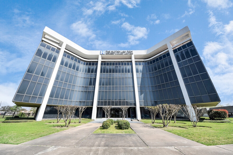 6100 Corporate Dr, Houston, TX for sale - Building Photo - Image 1 of 20