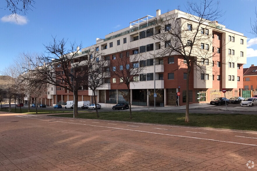 Retail in Guadalajara, Guadalajara for lease - Primary Photo - Image 1 of 1