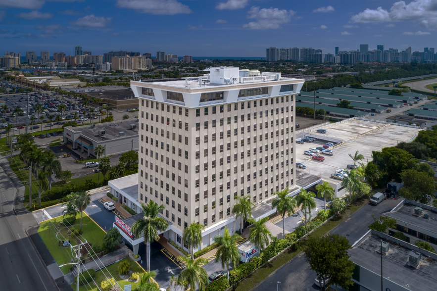 1250 E Hallandale Beach Blvd, Hallandale Beach, FL for lease - Building Photo - Image 1 of 26