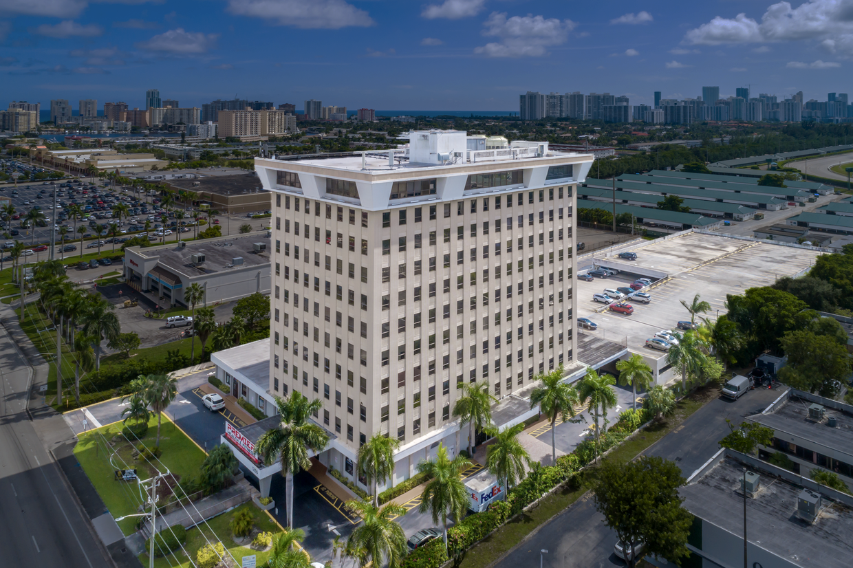 1250 E Hallandale Beach Blvd, Hallandale Beach, FL for lease Building Photo- Image 1 of 27