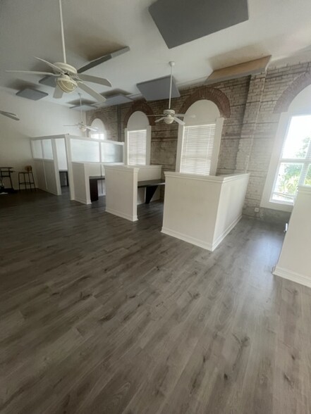 120 S Dixie Hwy, West Palm Beach, FL for lease - Interior Photo - Image 1 of 12