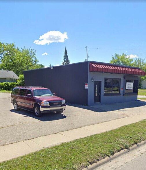 2521 Fenton Rd, Flint, MI for sale - Building Photo - Image 1 of 1