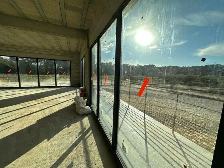 Flex in Trans-en-Provence for sale - Building Photo - Image 1 of 4