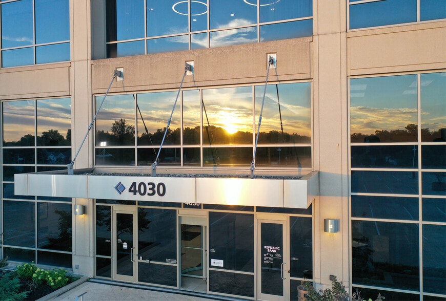 4030 Smith Rd, Cincinnati, OH for lease - Building Photo - Image 3 of 15