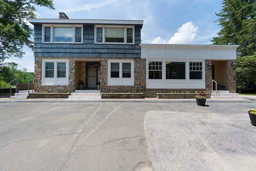 1 Stony Rd, Bolton, CT for sale - Primary Photo - Image 1 of 1