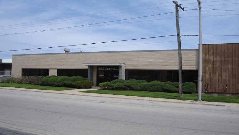 1937 N 17th Ave, Melrose Park, IL for sale - Primary Photo - Image 1 of 7