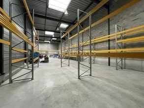 Flex in Chaponost for lease Interior Photo- Image 2 of 6