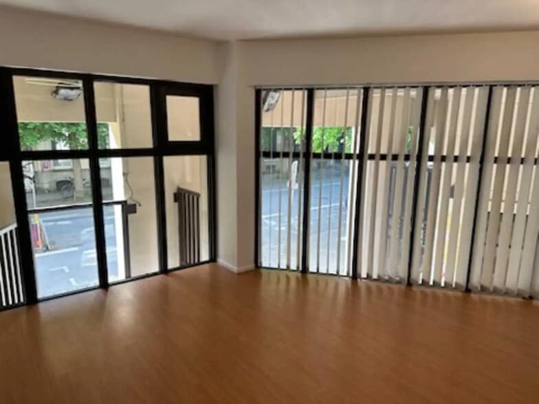 Office in Lille for lease - Interior Photo - Image 1 of 5