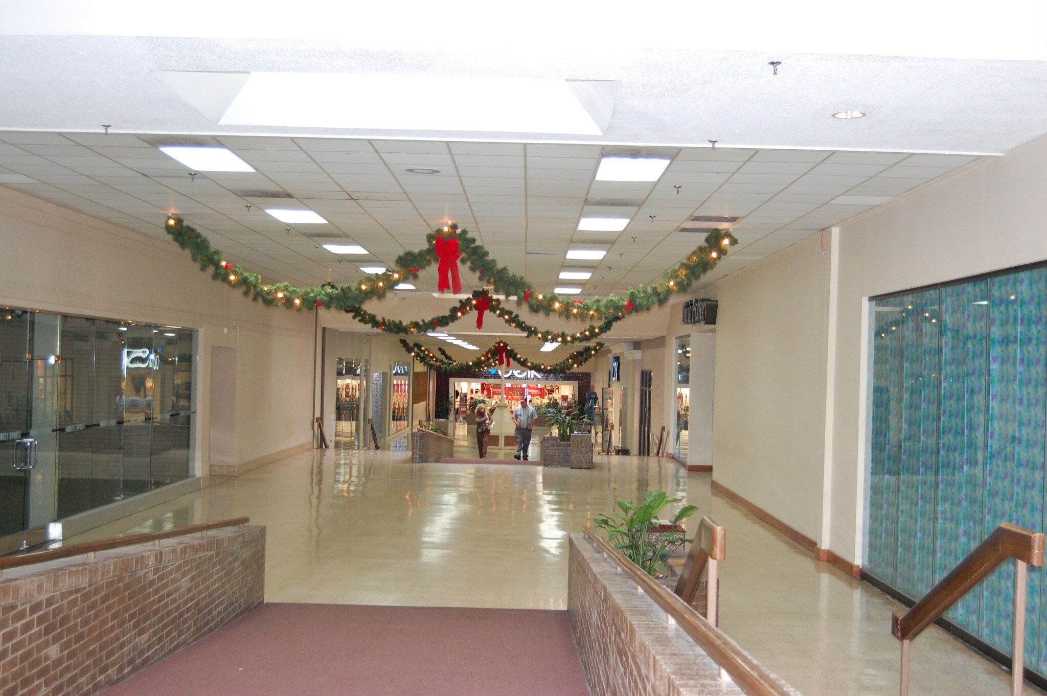 1 Claypool Hill Mall, Cedar Bluff, VA 24609 Claypool Hill Mall