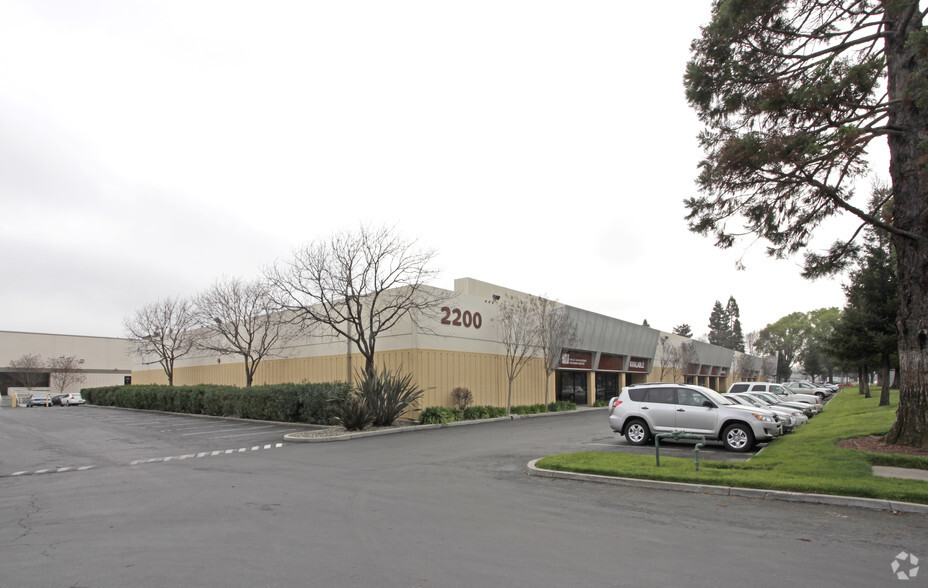 2200 Zanker Rd, San Jose, CA for lease - Building Photo - Image 2 of 4