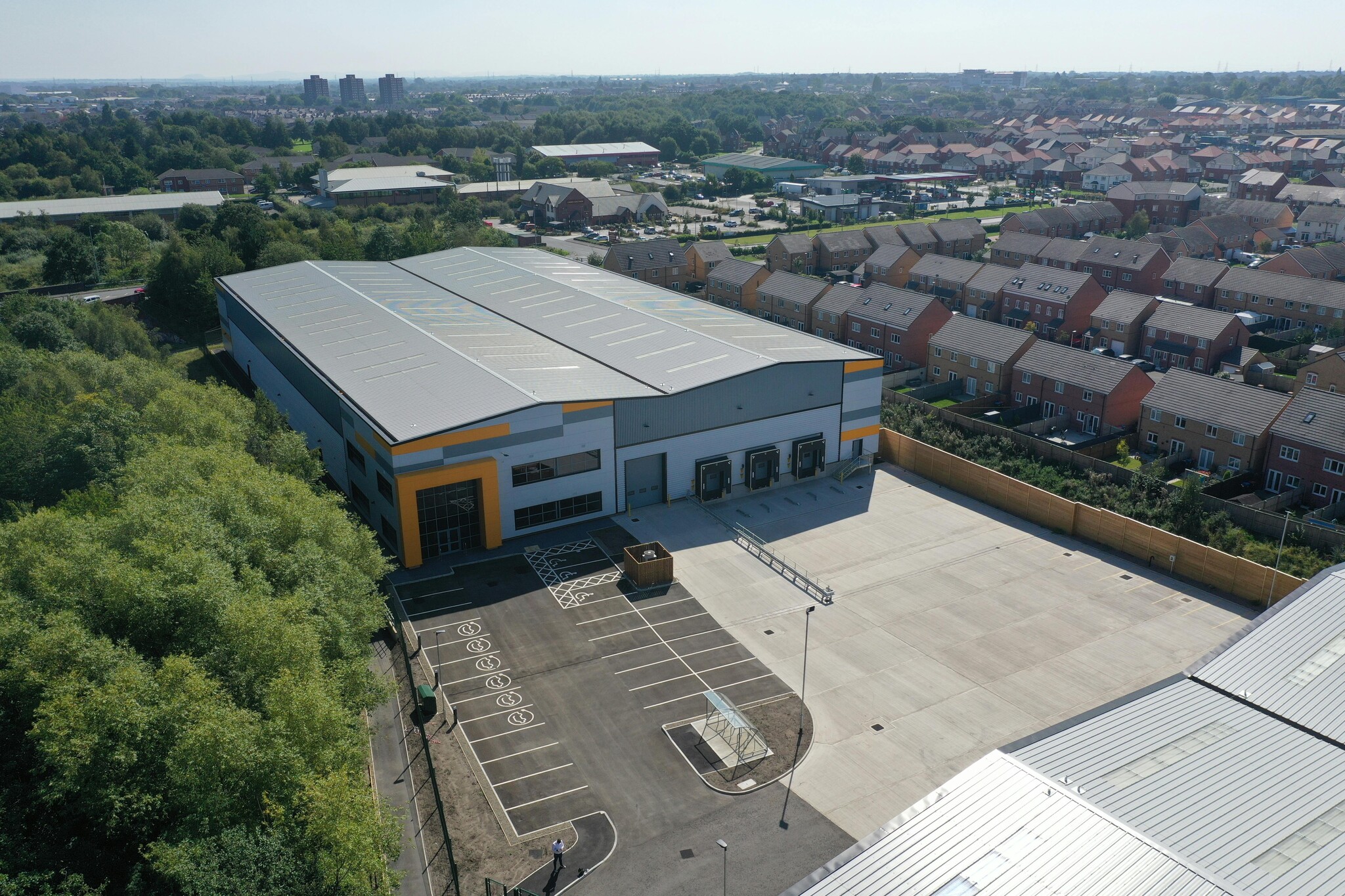 Rossmore Rd E, Ellesmere Port for lease Building Photo- Image 1 of 9
