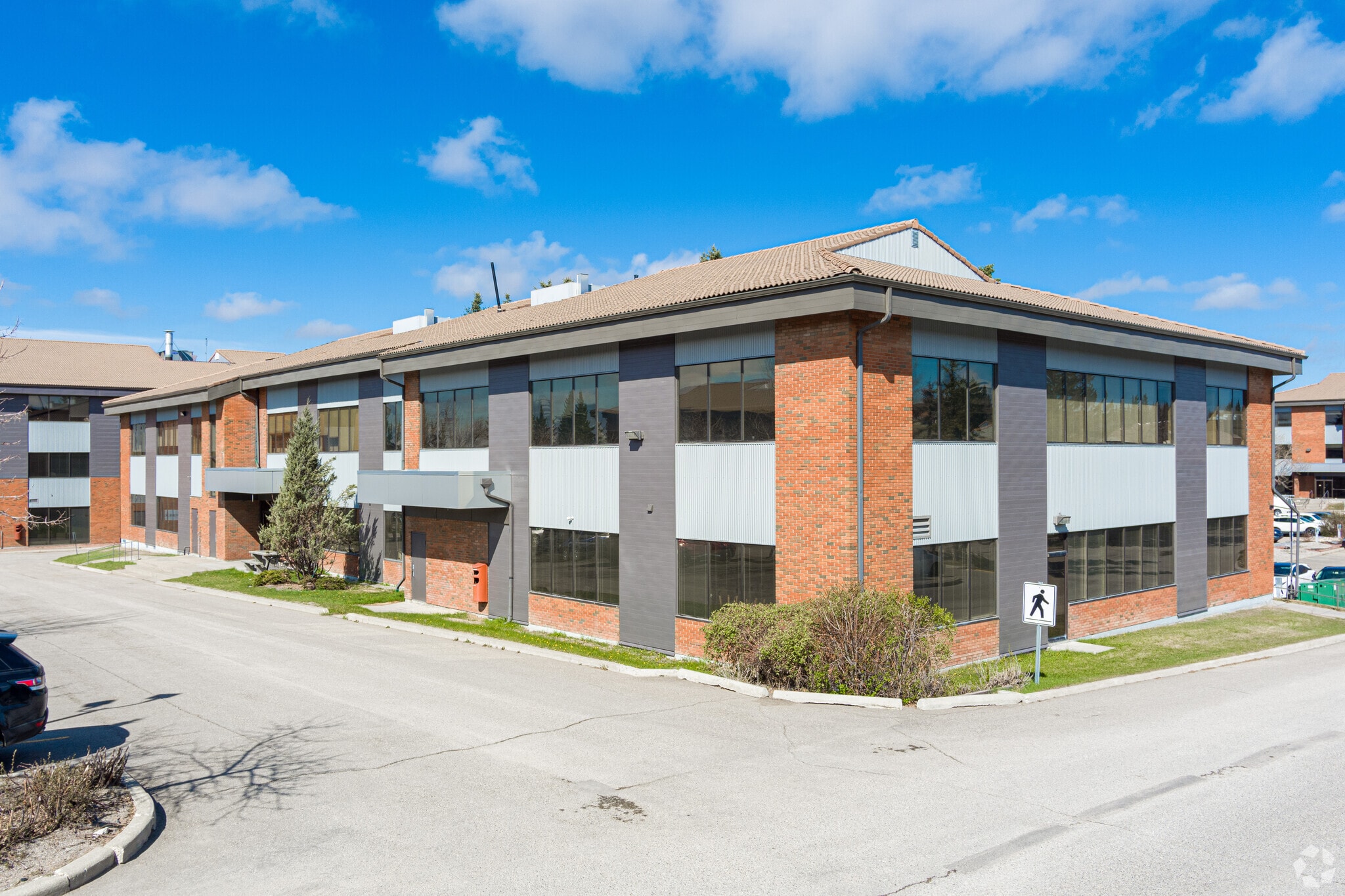 805 Manning Rd NE, Calgary, AB for lease Primary Photo- Image 1 of 9
