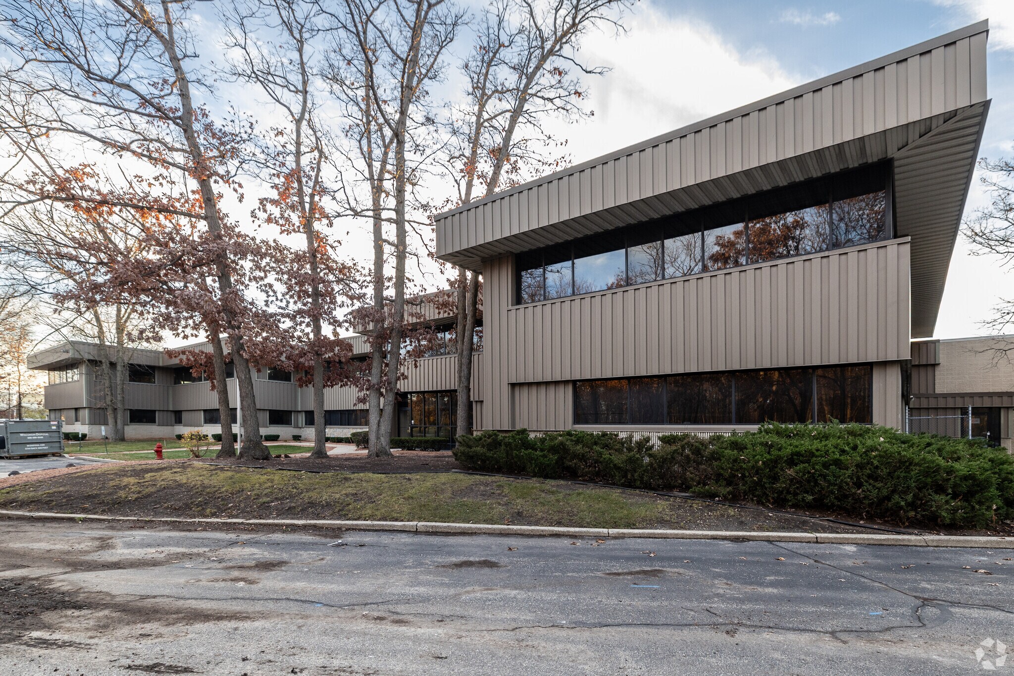 5111-5121 S 9th St, Milwaukee, WI for sale Primary Photo- Image 1 of 1