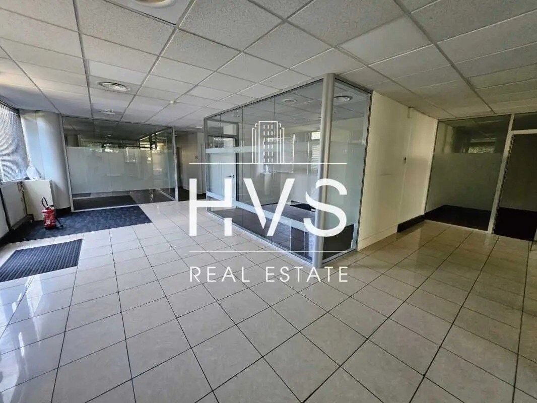 Office in Aix-en-Provence for lease Interior Photo- Image 1 of 4