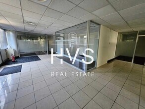 Office in Aix-en-Provence for lease Interior Photo- Image 1 of 4
