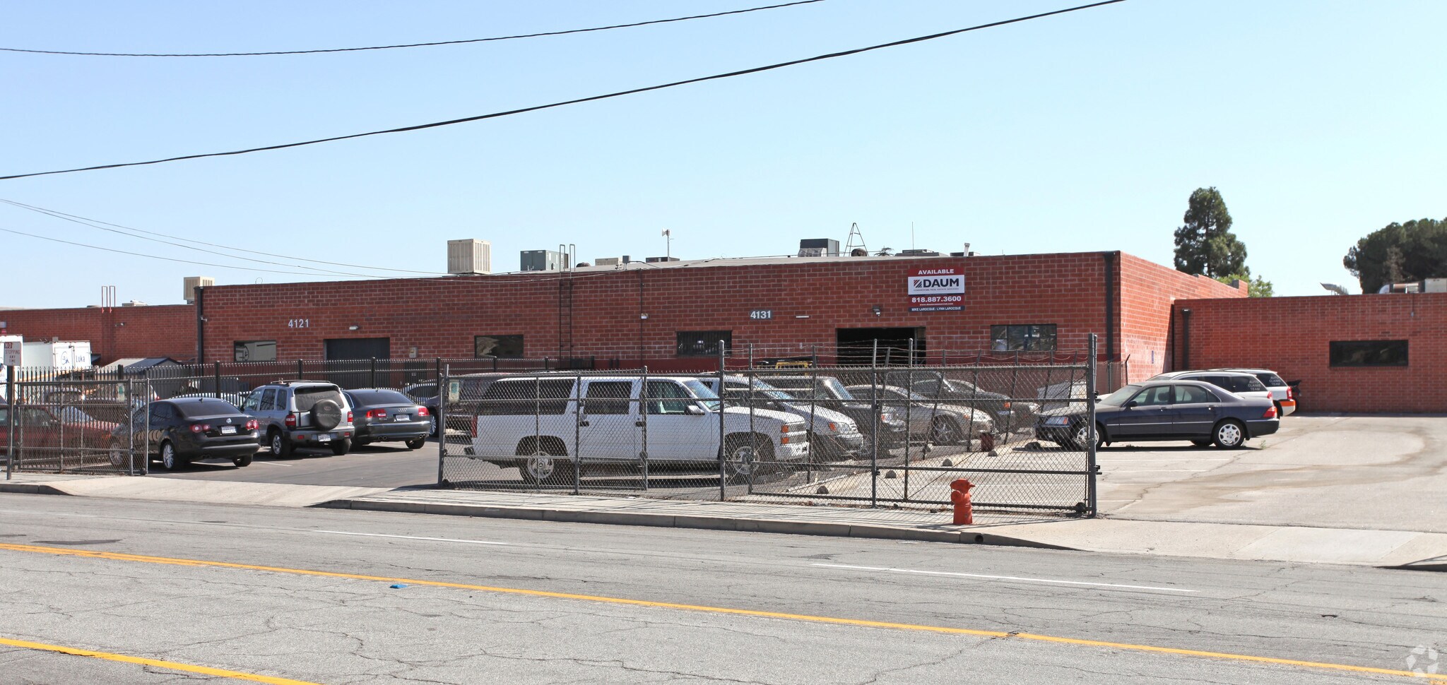 4121-4131 Vanowen Pl, Burbank, CA for lease Primary Photo- Image 1 of 8