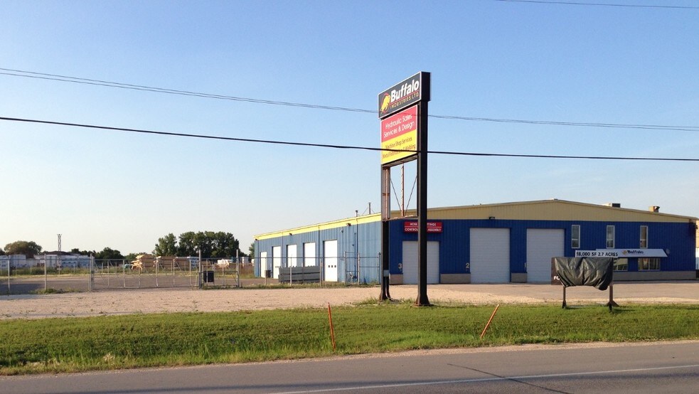 1687 Dugald Rd, Winnipeg, MB R2J 0H3