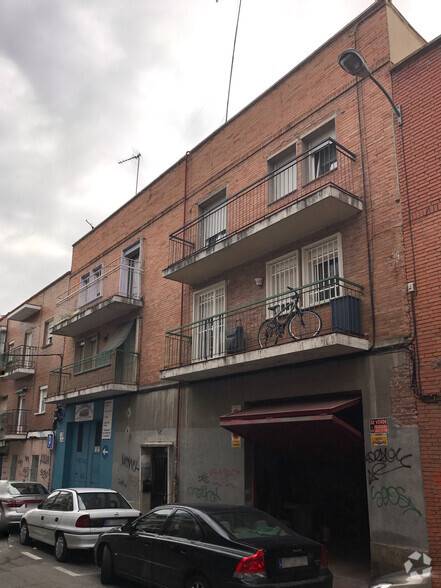 Calle De Pascual Rodríguez, 35, Madrid, Madrid for sale - Building Photo - Image 2 of 2