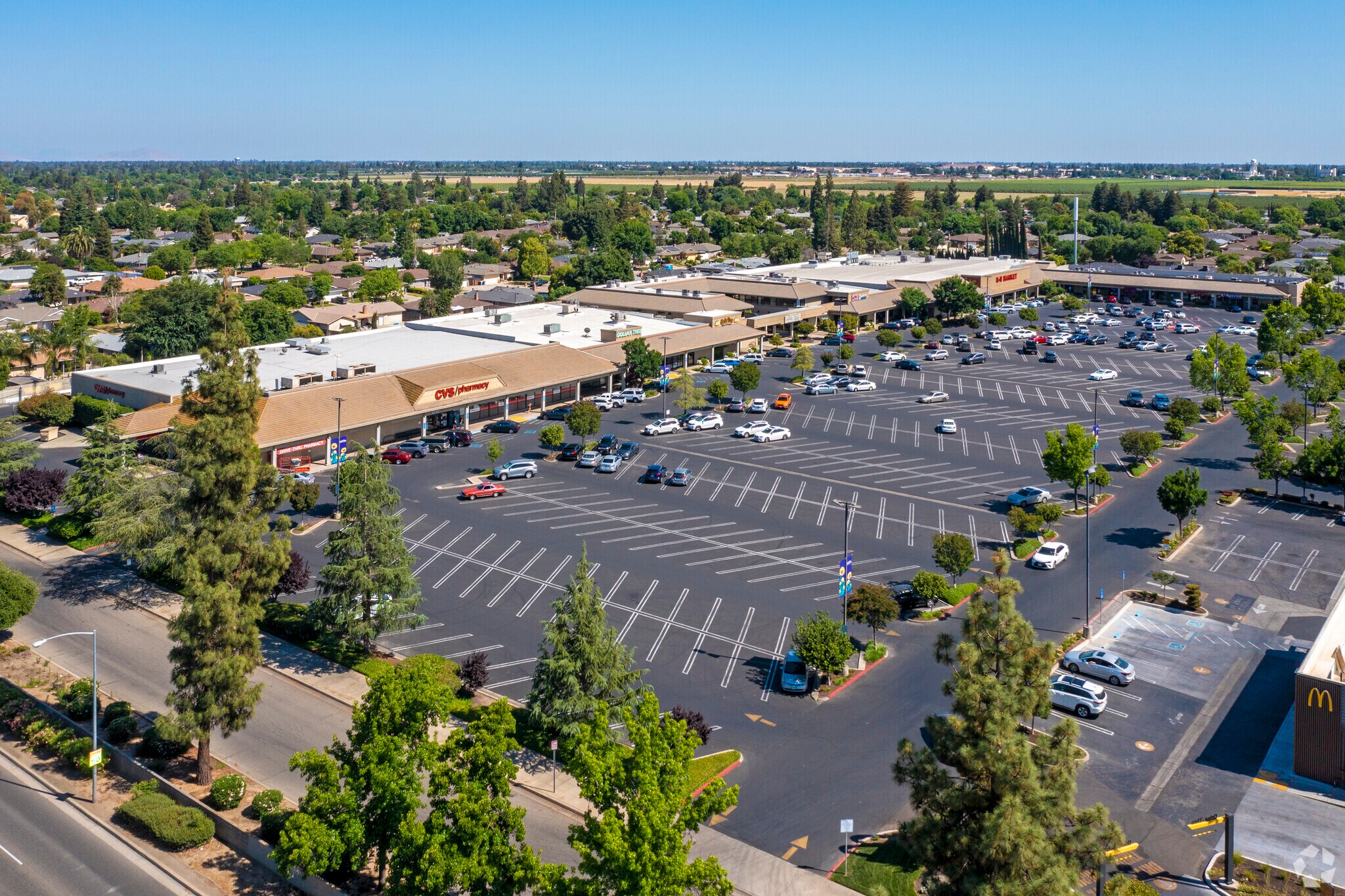 6670 N Cedar Ave, Fresno, CA 93710 Cedar Tree Village Shopping Center