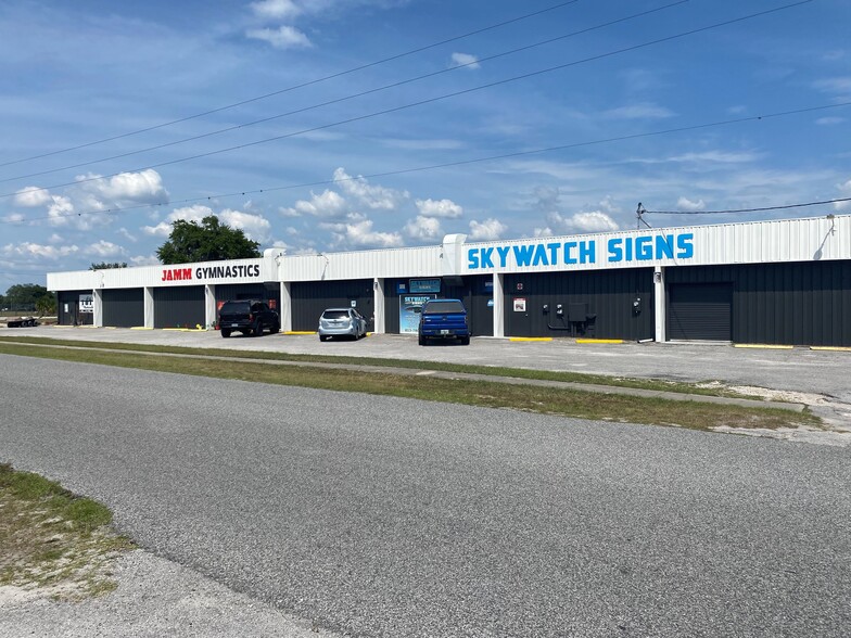 5028 Airport Rd, Zephyrhills, FL for sale - Building Photo - Image 1 of 1