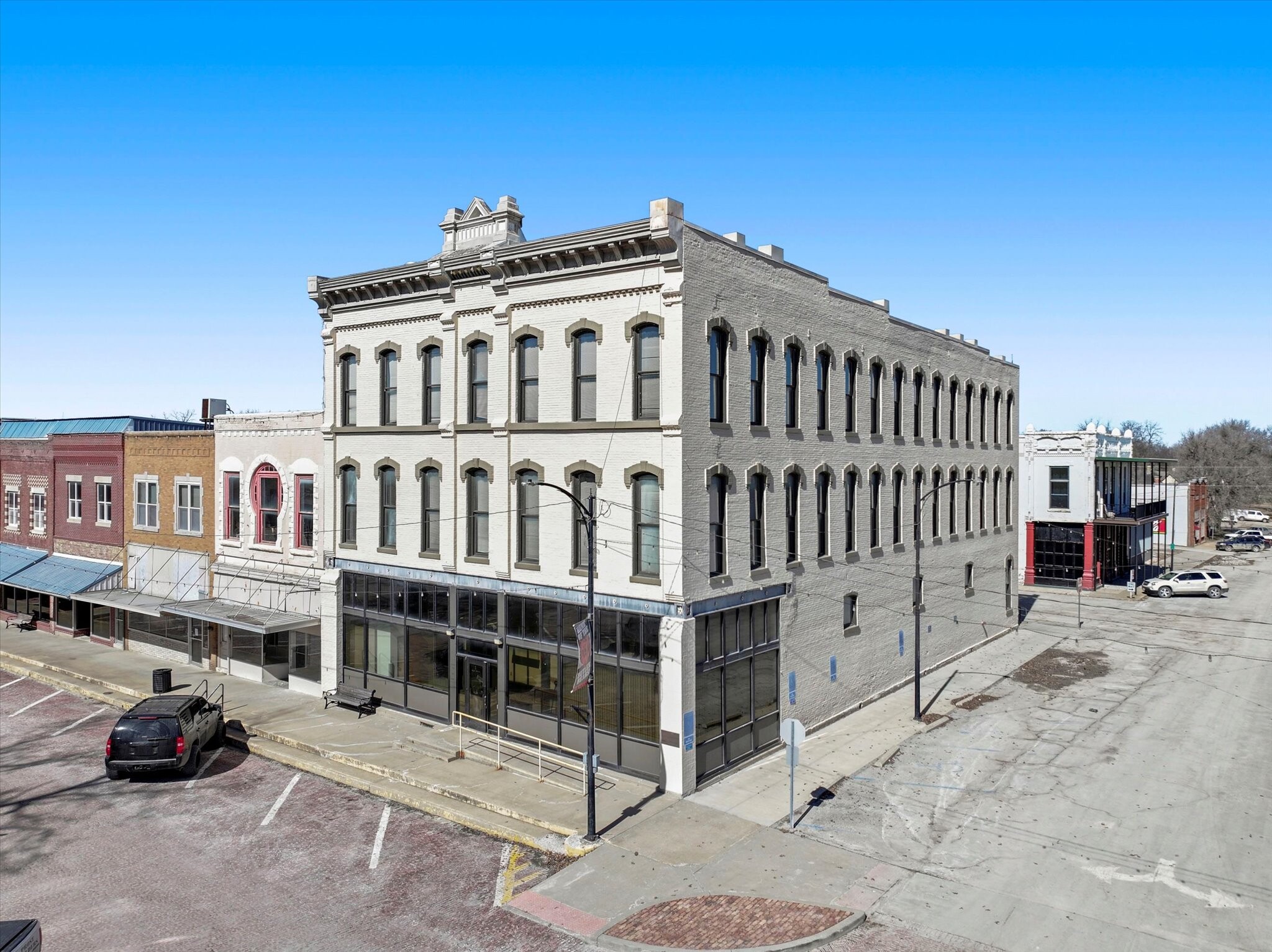 2-4 W Ohio St, Butler, MO for sale Building Photo- Image 1 of 36