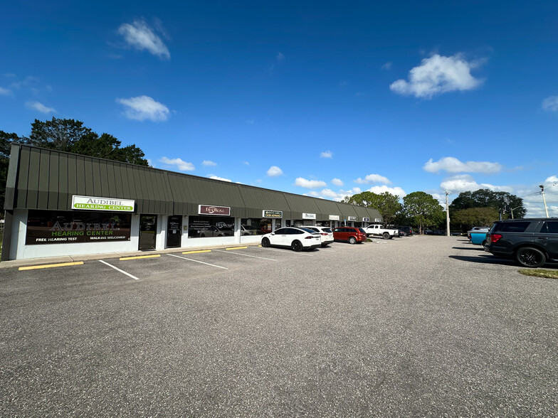 2614 Lakeland Hills Blvd, Lakeland, FL for lease - Building Photo - Image 3 of 3