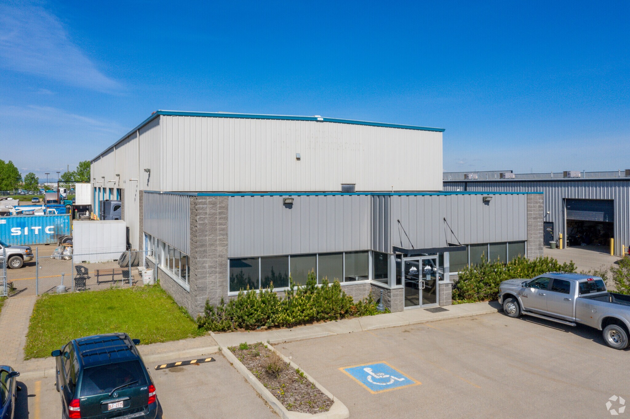 235093 Wrangler Dr SE, Rocky View No 44, AB for sale Primary Photo- Image 1 of 6