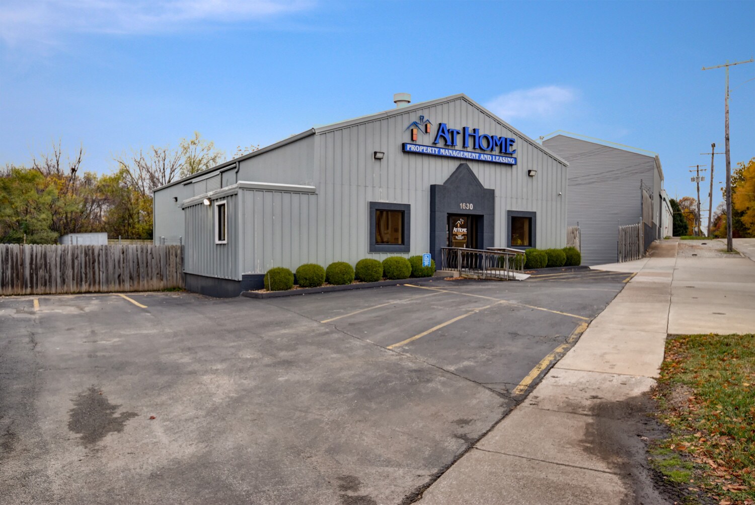 1630 W Walnut St, Springfield, MO for sale Building Photo- Image 1 of 1