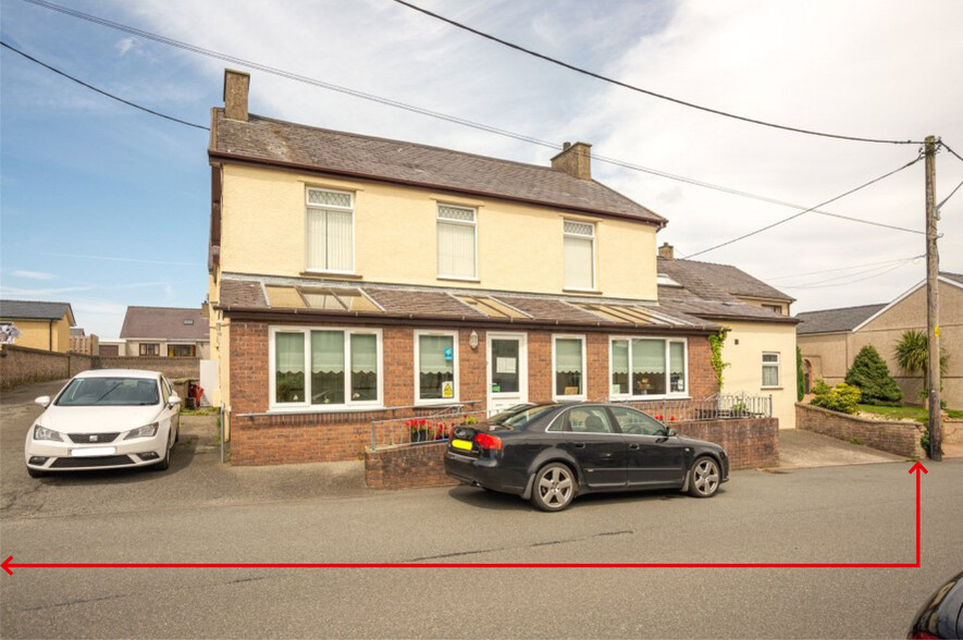 Station Rd, Caernarfon for sale - Primary Photo - Image 1 of 14