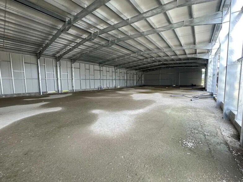 Office in Le Petit-Quevilly for lease - Building Photo - Image 3 of 6