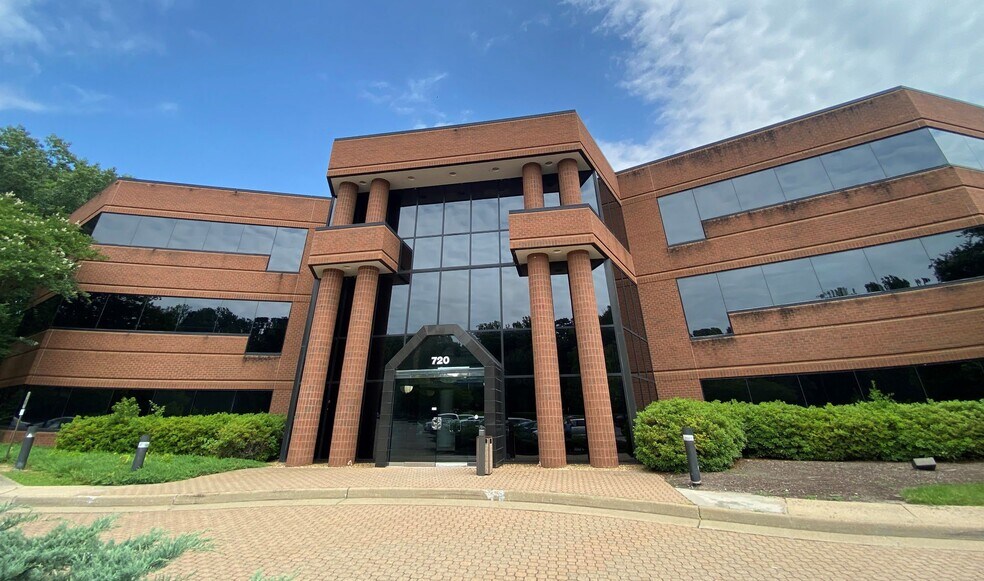 720 Moorefield Park Dr, Richmond, VA for lease - Building Photo - Image 1 of 1