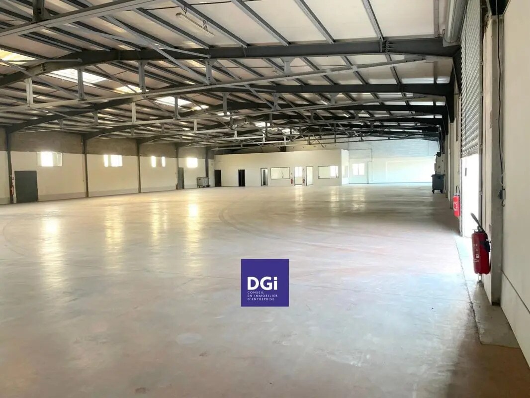 Office in Saint-Gilles for lease Building Photo- Image 1 of 6