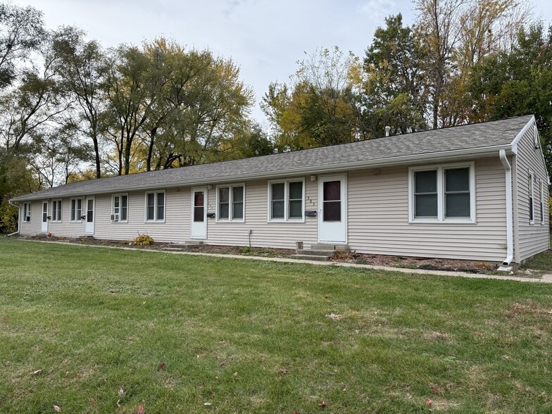 305 E 25th Street Pl S, Newton, IA for sale - Primary Photo - Image 1 of 7