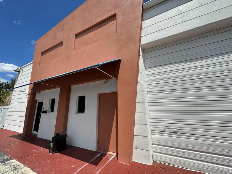 423-425 NW 10th Ter, Hallandale Beach, FL for lease - Building Photo - Image 2 of 35