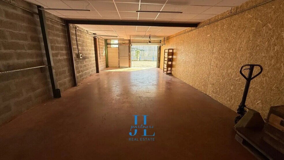 Flex in Bègles for lease - Interior Photo - Image 3 of 4