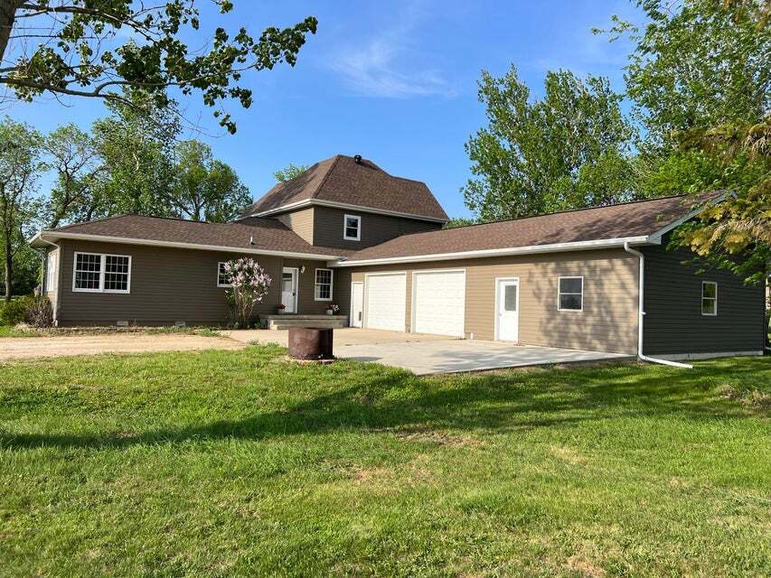 44383 149th St, Waubay, SD 57273 Goose Lake Lodge