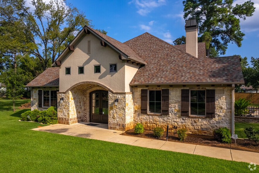 1518 Colony Cir, Longview, TX for lease - Primary Photo - Image 1 of 18